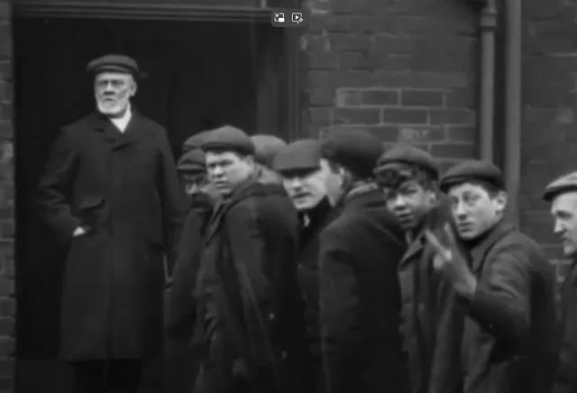 First recorded offensive V-sign, 1901